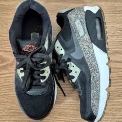 Nike Air Max 90 Grind Boys Size 4Y Black CQ9909-001