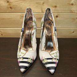 Brand NWOT Ted Baker Hallden satin hummingbird pump with rose gold accent sz 36