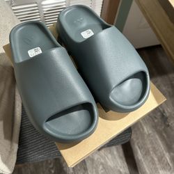 yeezy slide