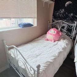 Twin Bed With Mattress 
