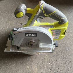 ONE+ 18V Cordless 5 1/2 in. Circular Saw With Battery