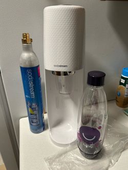 Soda Stream White w/NEW Bottle