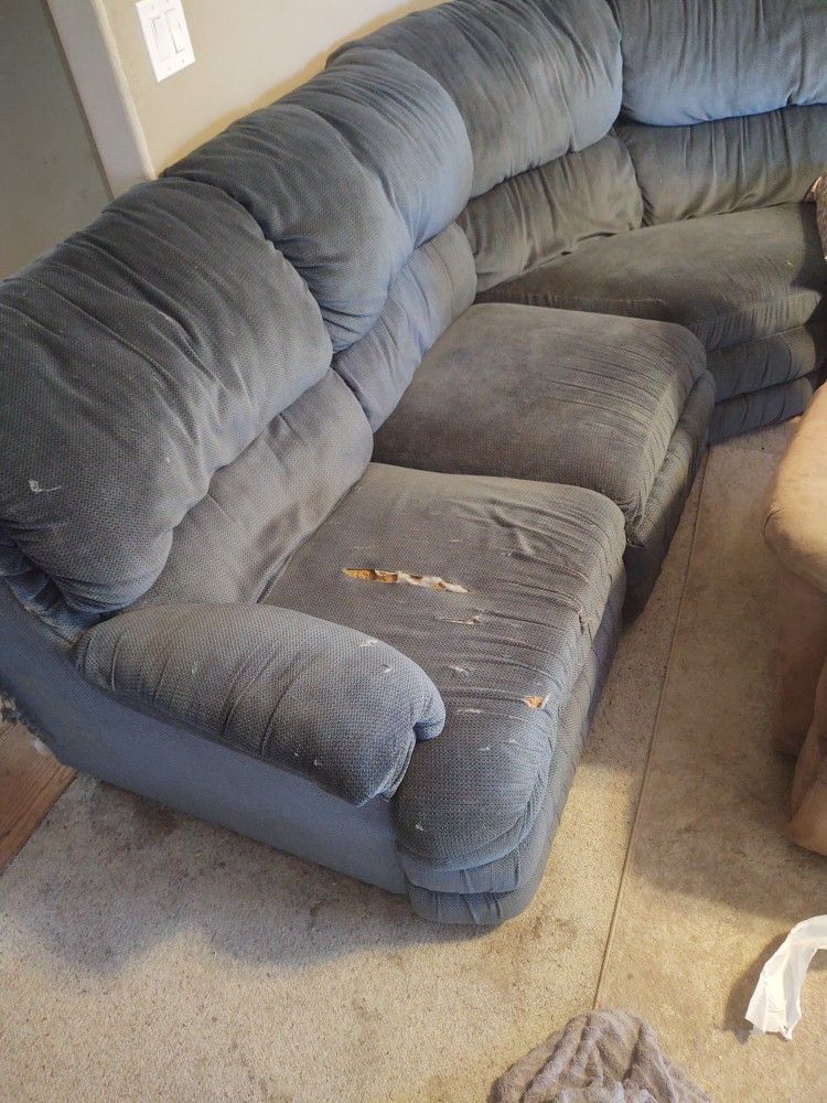 Big Couch With Fold Out Bed. 