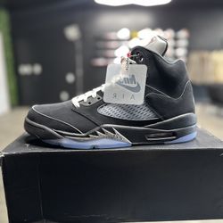 Jordan 5 Black Metallic Reimagined 