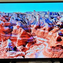 Smart Fire 65" TV 4K UHD  Insignia™ -  Class F30 Series LED With 