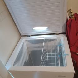 Insignia Deep Freezer