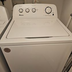 Matching Set Amana Washer And Dryer. 