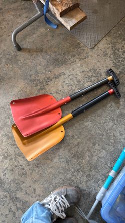 Lifeline shovels