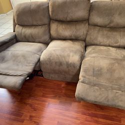 Reclinable Couches 