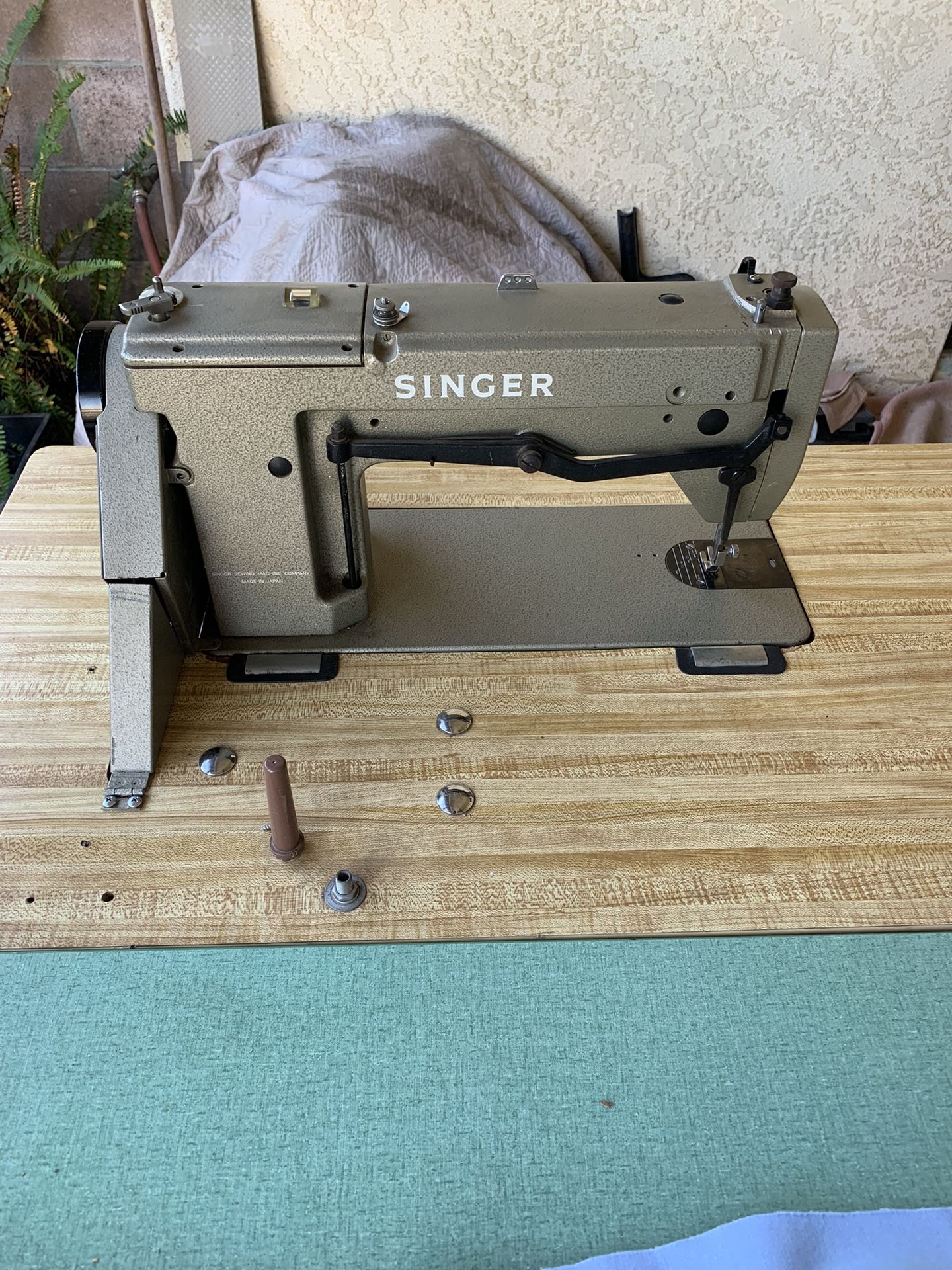 Sewing Machine Singer 591 Industrial for Sale in Corona, CA OfferUp
