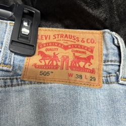 4 PAIRS OF LEVIS JEAN w32L30