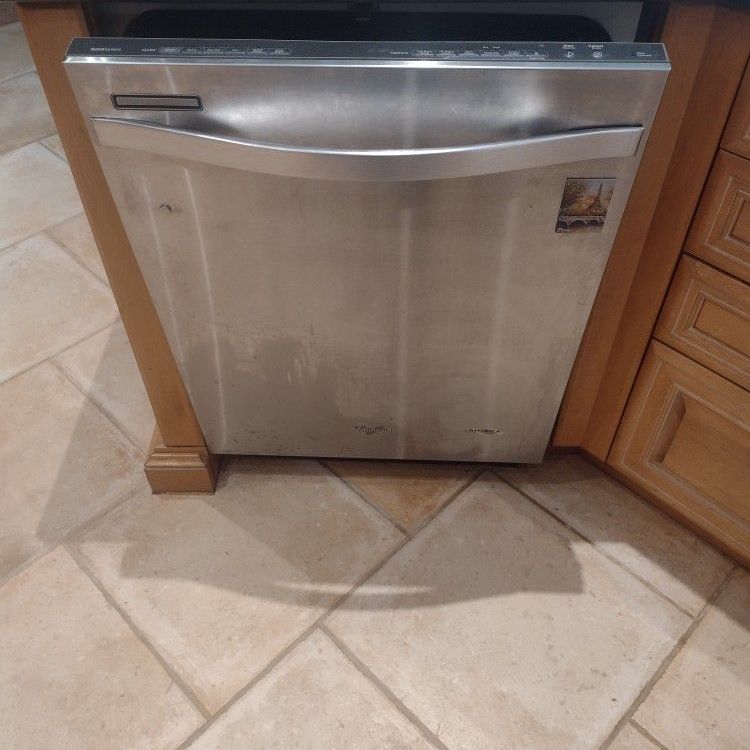   Whirlpool DISHWASHER - Newly Maintained 