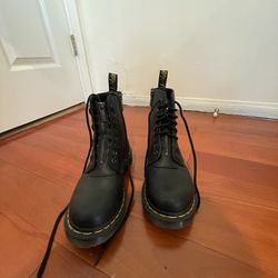Doc Martens Worn Once- Like New