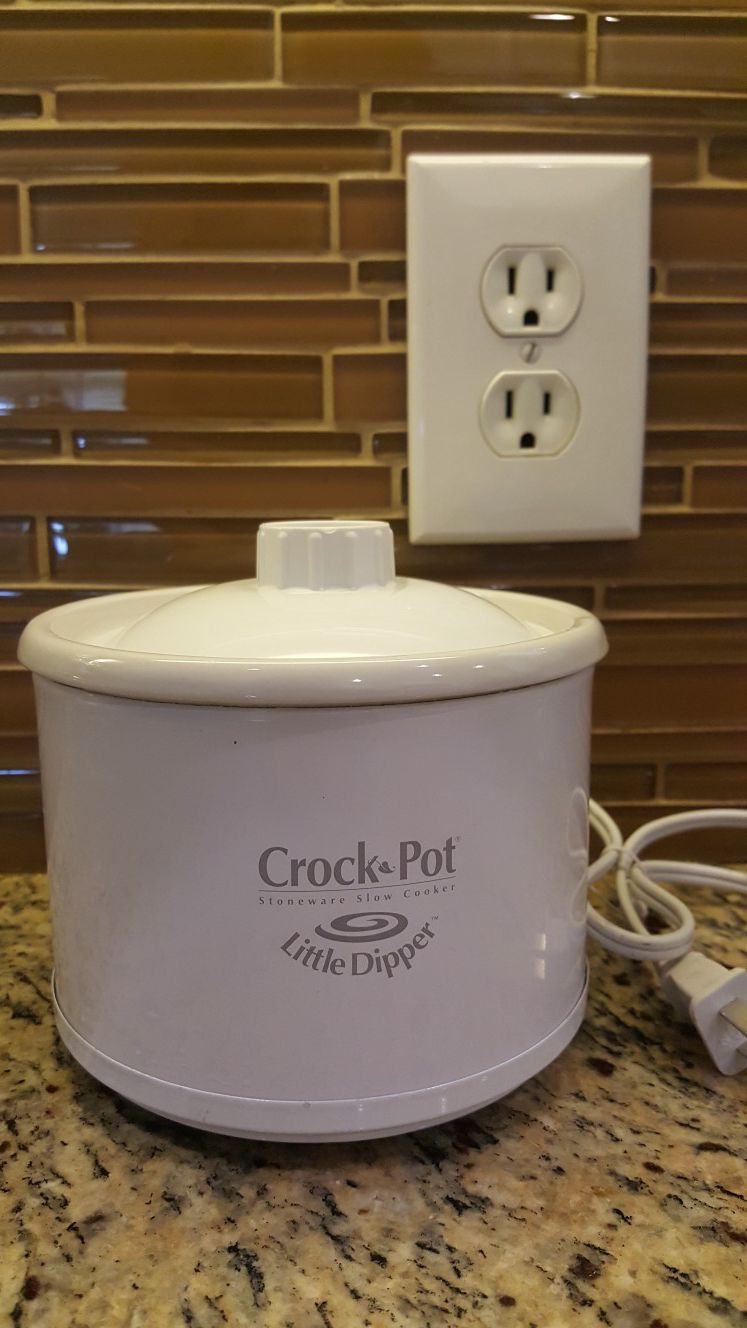 Little Dipper crock pot. Stoneware slow cooker
