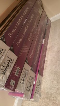 Select Surfaces Premium Laminate Flooring Boxes
