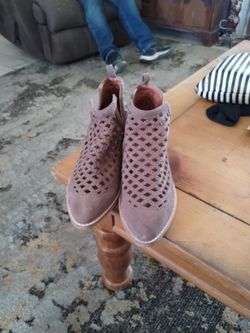 Jeffrey Campbell short boots size 7 1/2 Mint Condition worn once