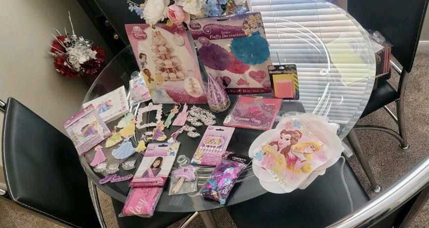 LITTLE GIRLS PRINCESS THEMED BIRTHDAY PARTY SUPPLIES