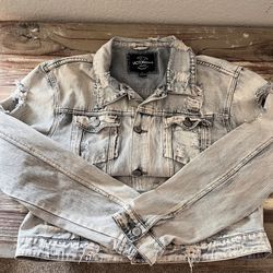 Vintage Style Jean Jacket! 