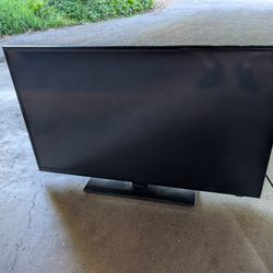 42" Insignia TV