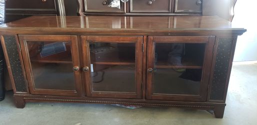 Tv stand