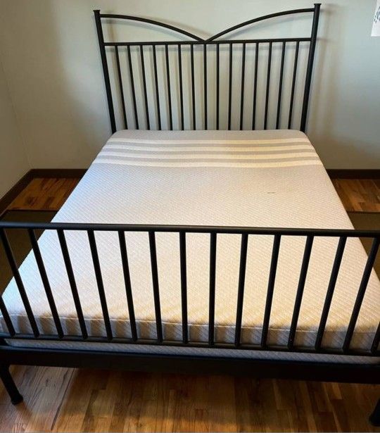 Queen Size Bed Frame With Leesa Mattress