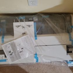 New Epson SureColor F570 Pro 24' Dye-Sublimation Printer. Comes W/paper+ ink