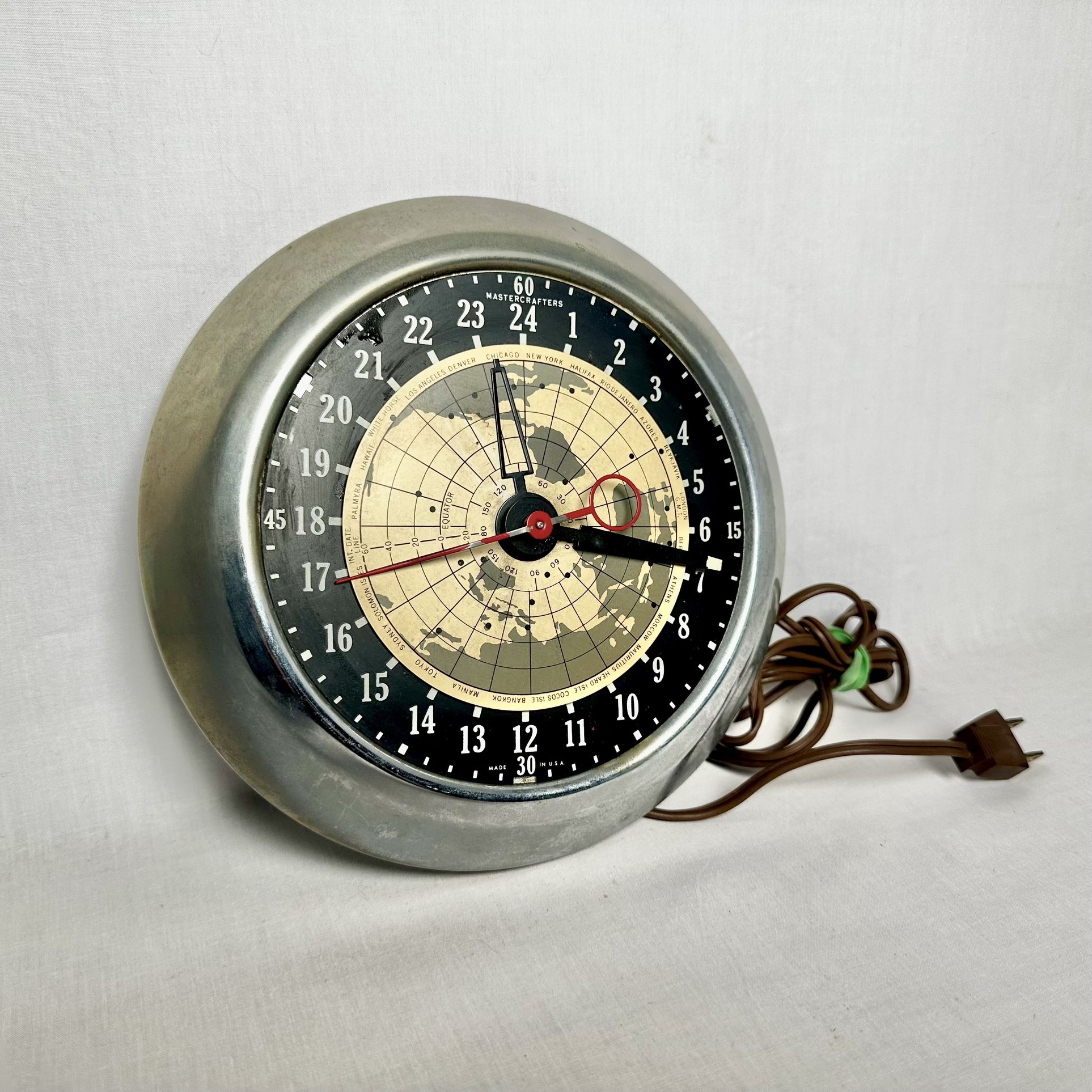 Very rare vintage 1960's Mastercrafters Globe World Wall Clock #191 Mid Century Modern