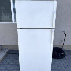 GE Refrigerator Delivery Available 