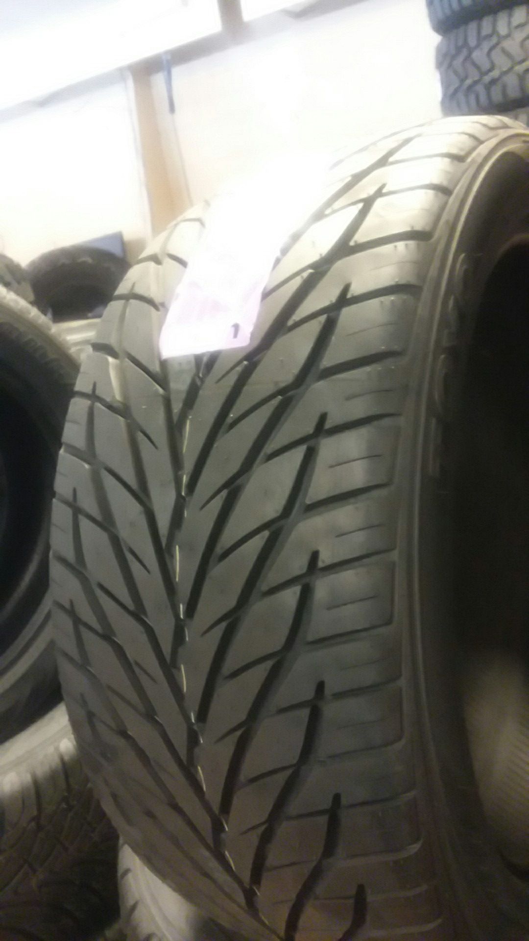 305 40 R22