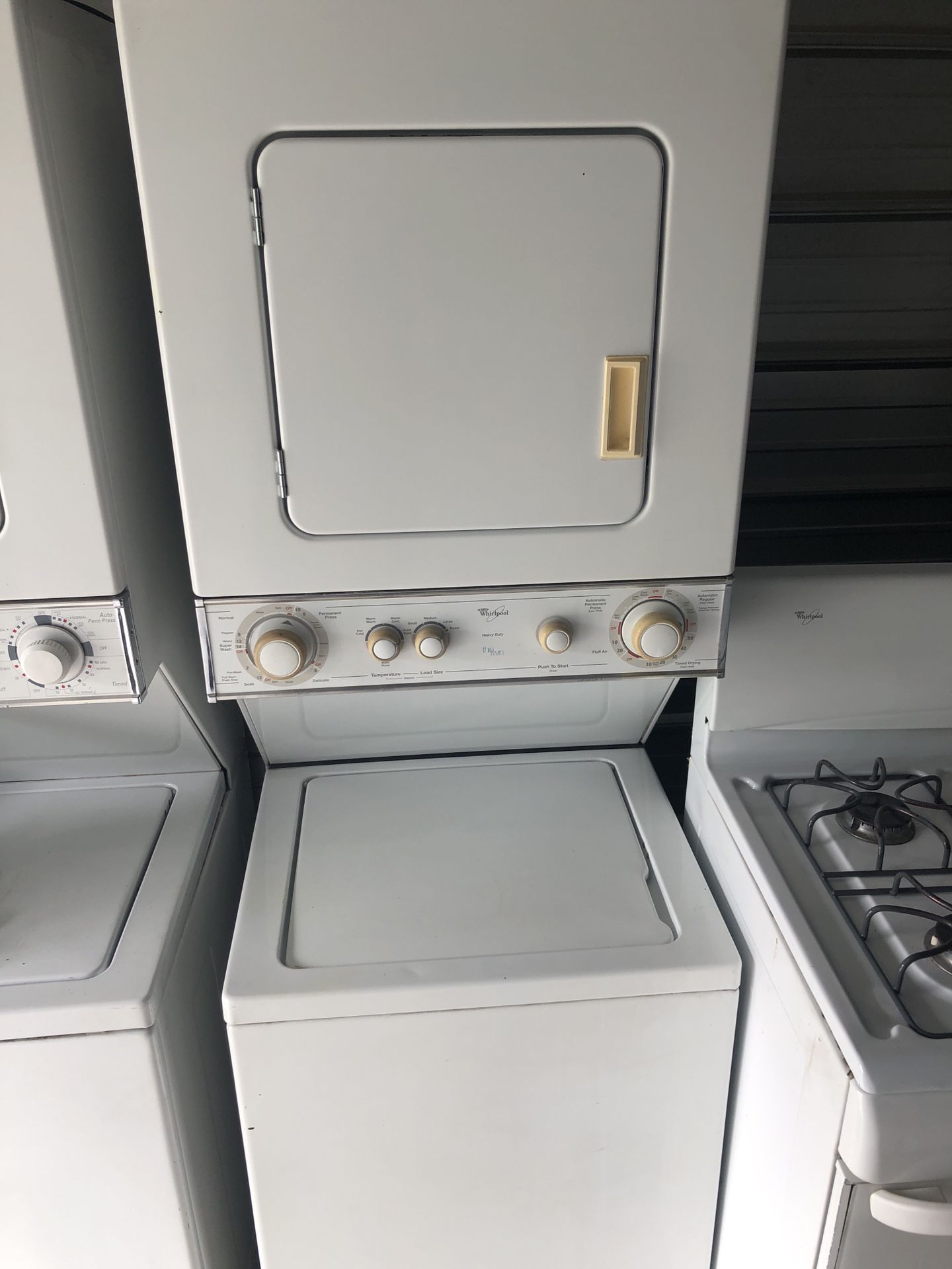 Whirpool Electric Laundry Center 220v