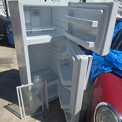 $150 Fridge For Sale Open For Offers