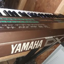 Yamaha DX7 
