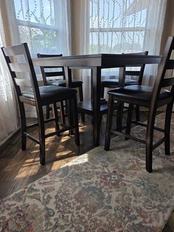Counter Height Dining Table Set with 4 Chairs