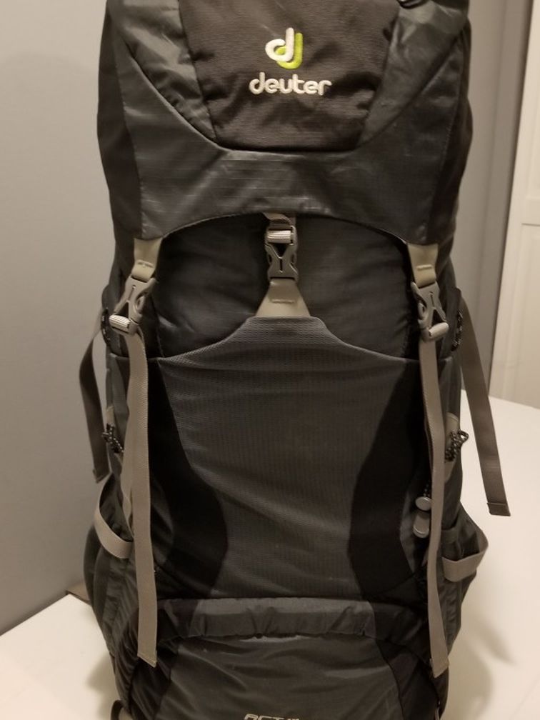Deuter ACTlite 50+10 Hiking Backpack Bag