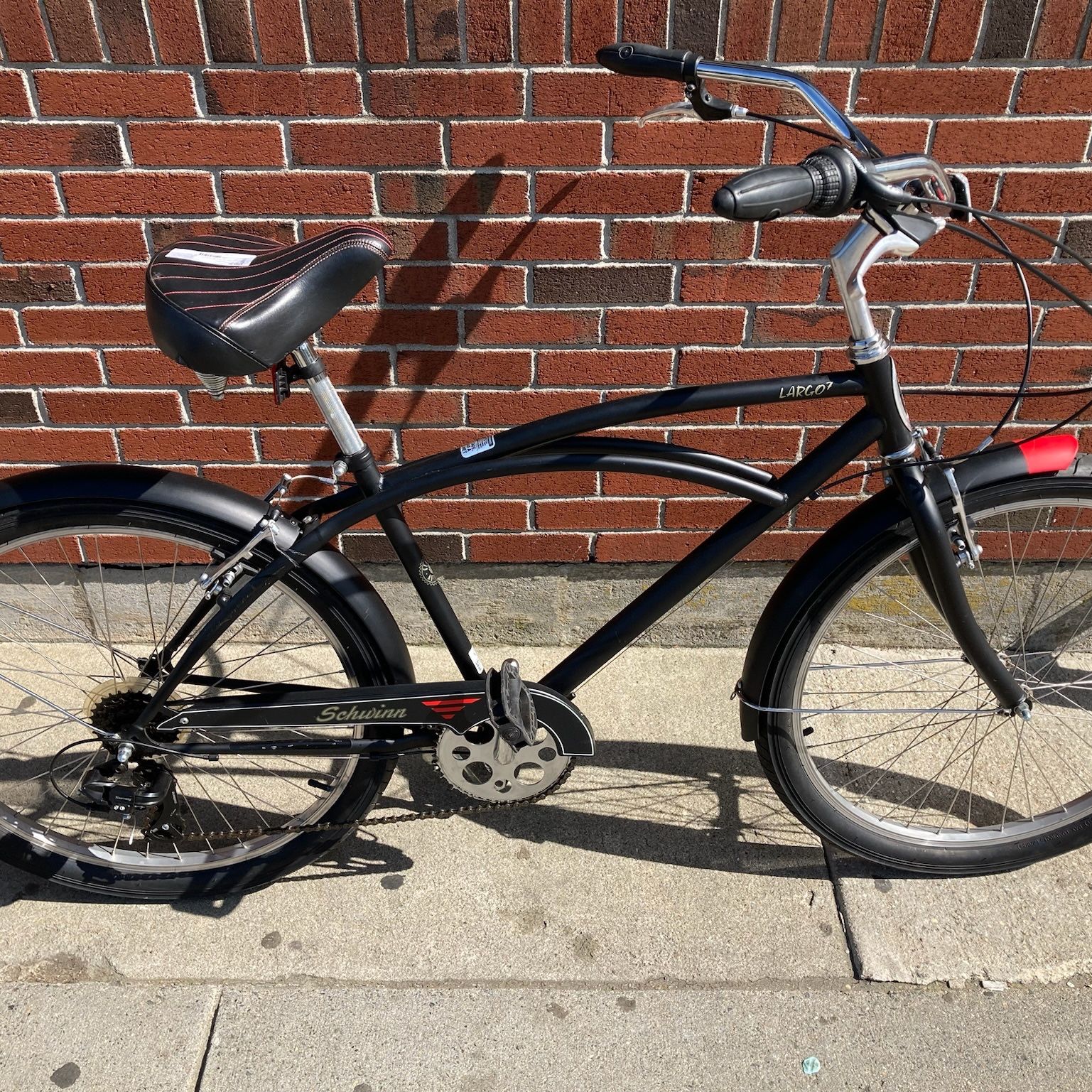 schwinn signature bicycle Cruiser Retro Glow Cycles With key components that add to the comfort and appeal of these bikes and an array of modern colors Schwinn / Signature Boys' Fenite