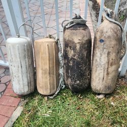 BOAT FENDERS BUMPERS LOT-4 9x24. 8x20