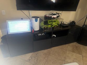 Entertainment center