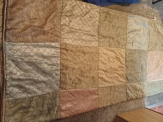 Queen Bedspread Gold 