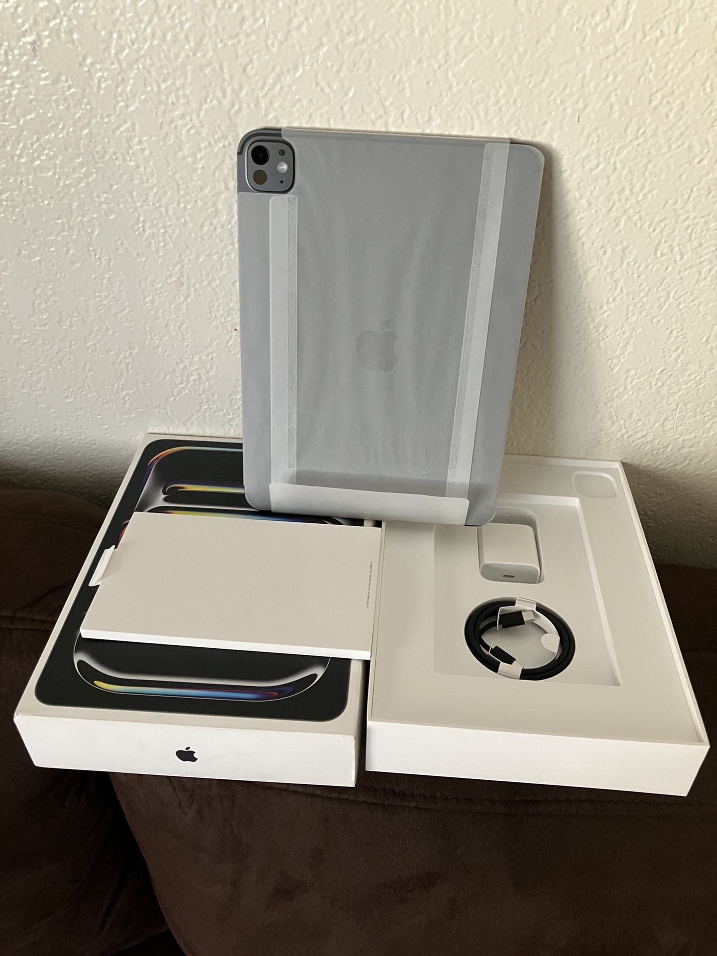 Tb iPad Pro 11-Inch (M4) wifi+cellular- New Not Activated -$1,450