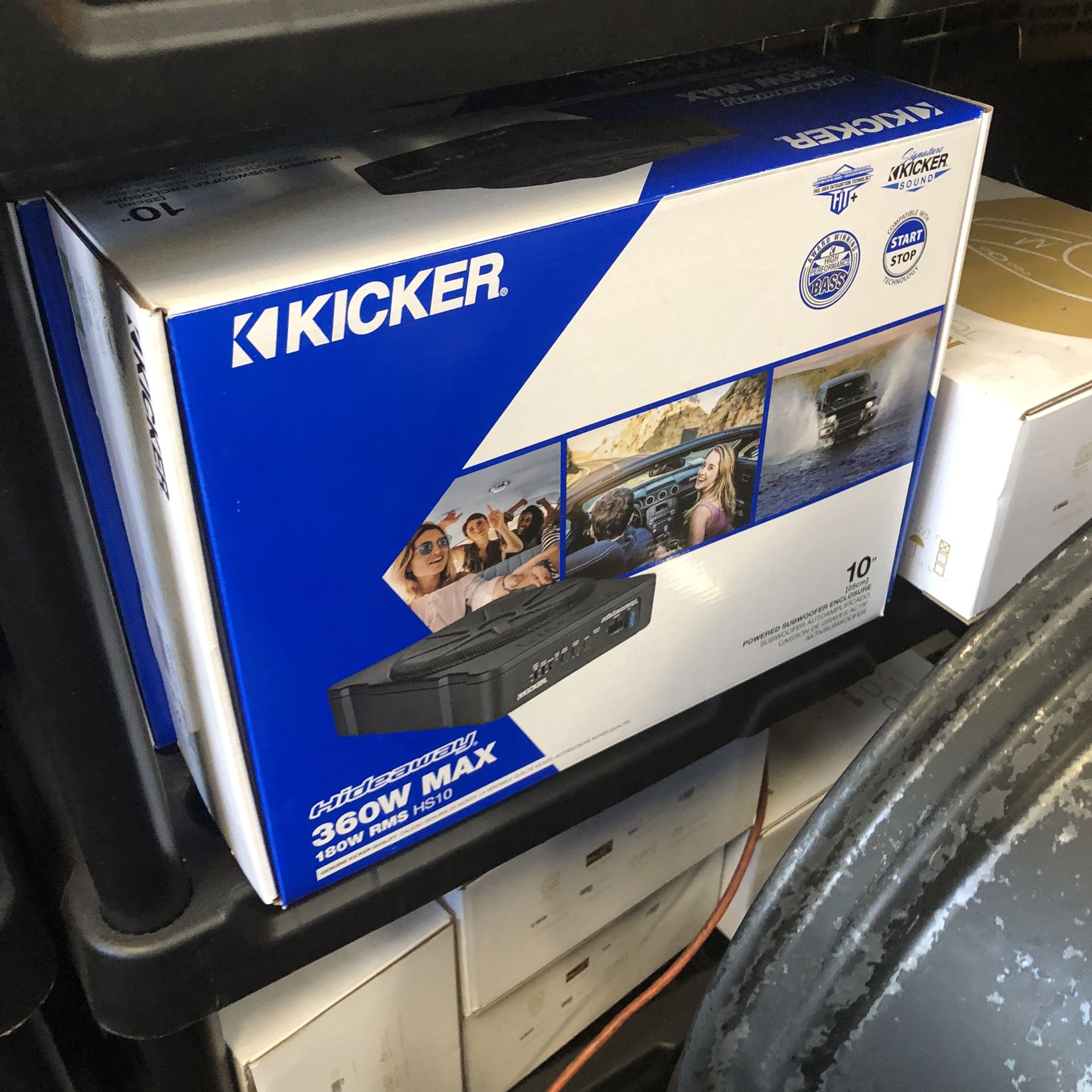 Kicker Hideaway 10 Inch Subwoofer Built In Amp
