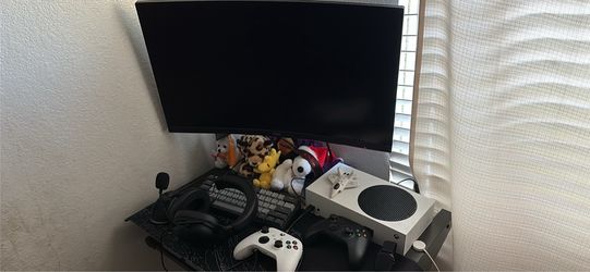 Xbox Series S Console Bundle ( need gone ASAP)