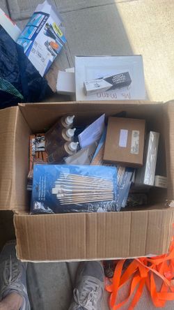 Random painting supply’s