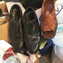 Zapatos De Hombre Y Guaraches De Piel. Size 9 $28 Cada Par.