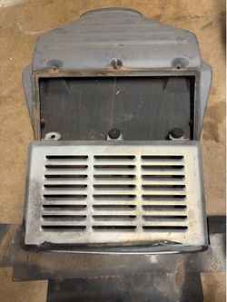 92 or 93 Corvette air filter housing/cover