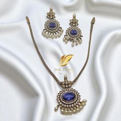 Elegant And Beautiful Short Necklace Set