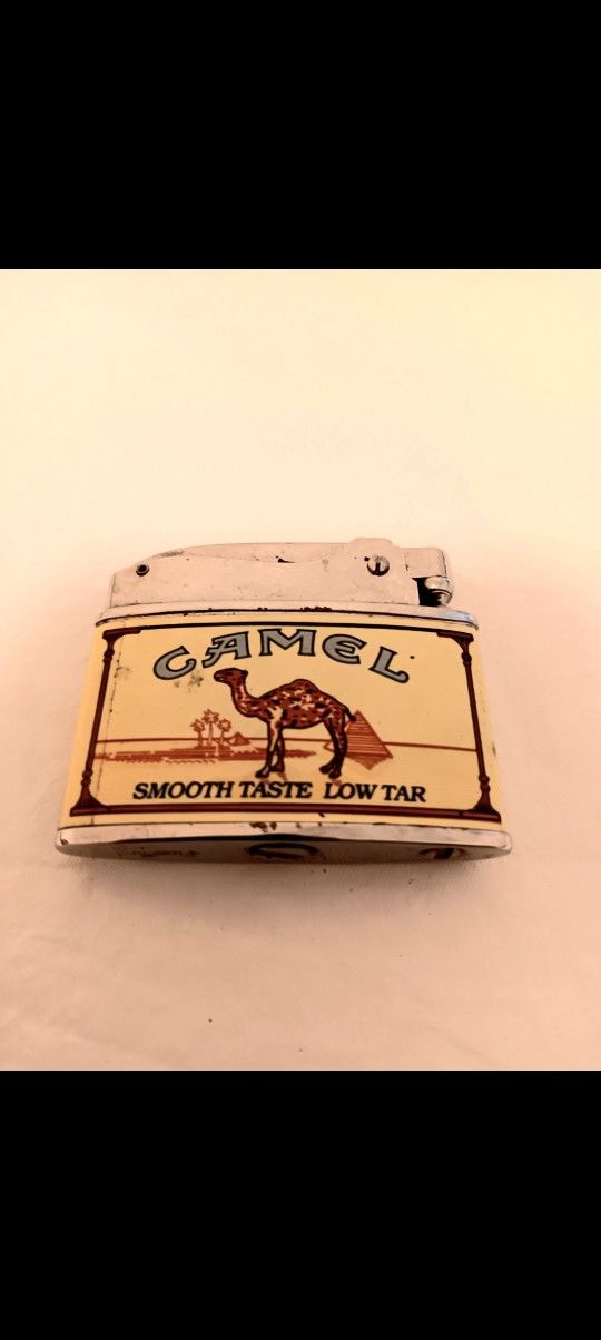 Vintage CAMEL Cigarette Zippo Lighter