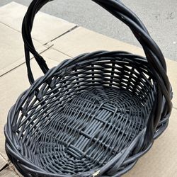 Black medium Basket