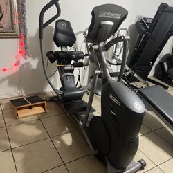 Octane Fitness xR6e Elliptical Cross Trainer 