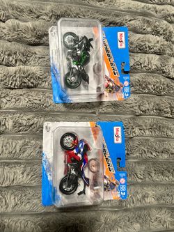 Maisto Kawasaki H2 & Honda Model Motorcycle Set