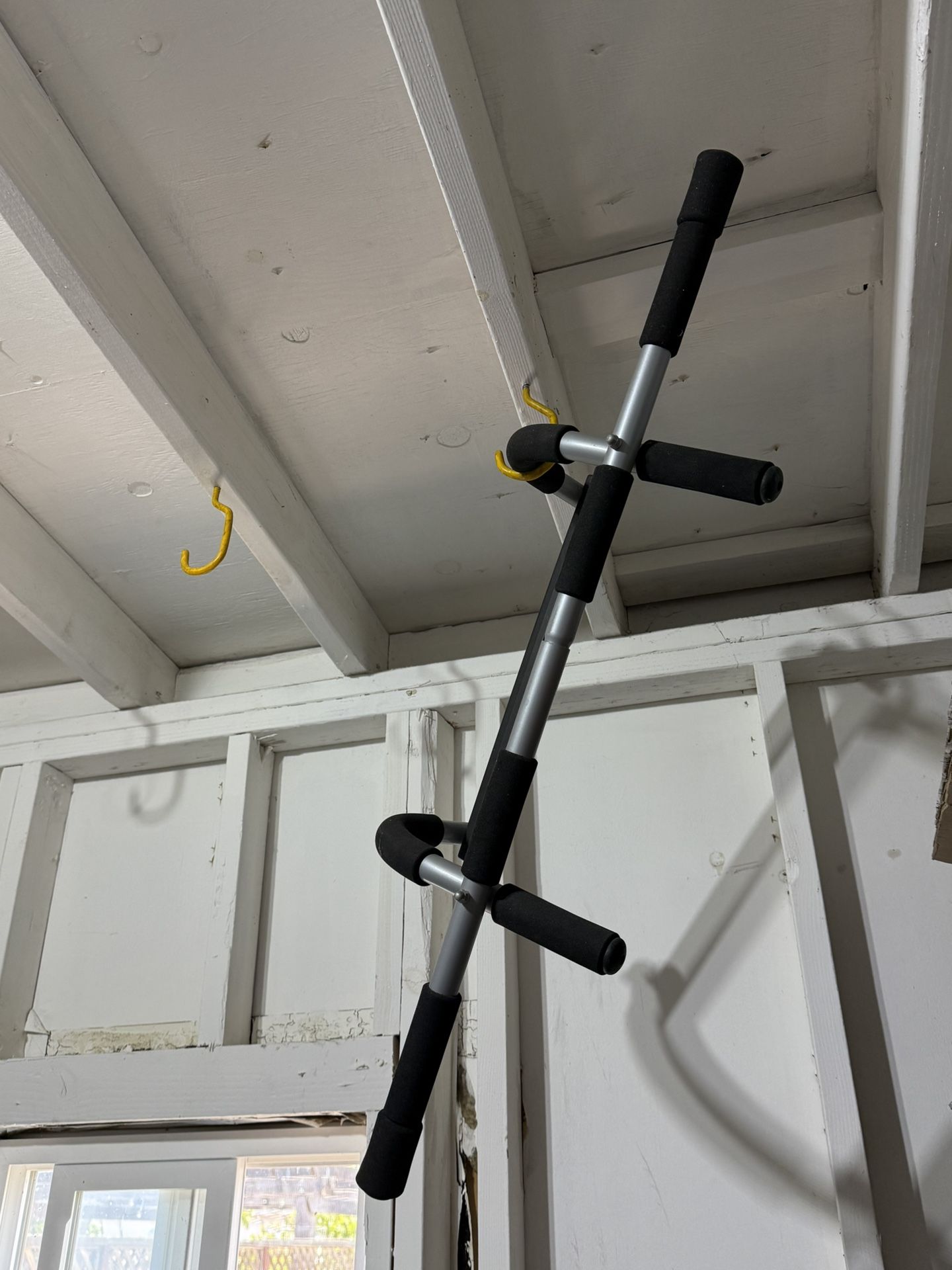 Pull Up Bar